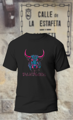 Camiseta cabeza de toro negra con toques rosas y azules