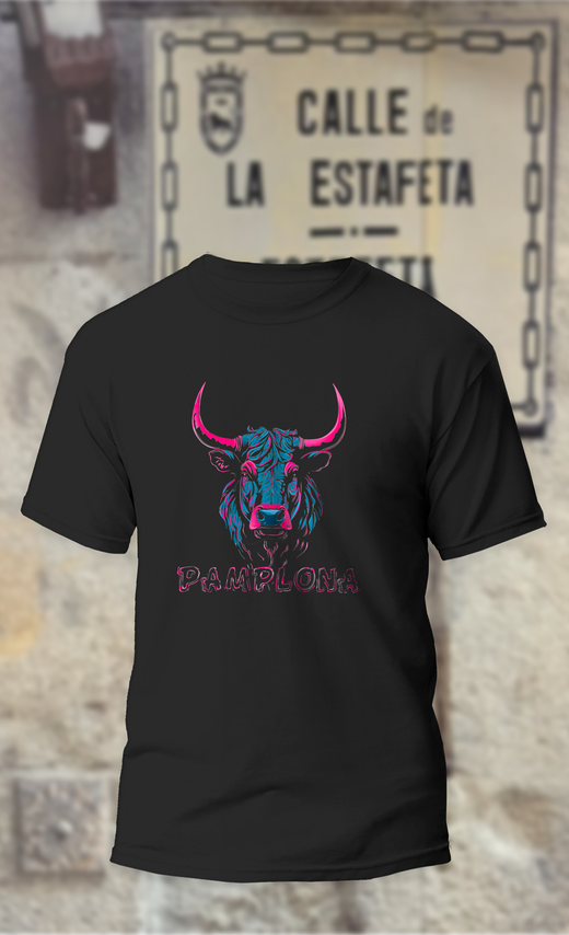 Camiseta cabeza de toro negra con toques rosas y azules