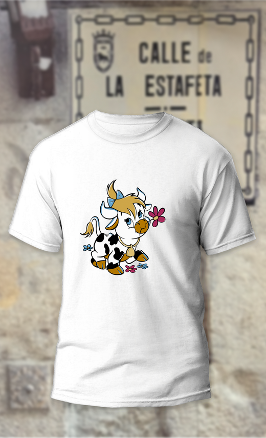 Camiseta con una vaquita con una flor en la boca