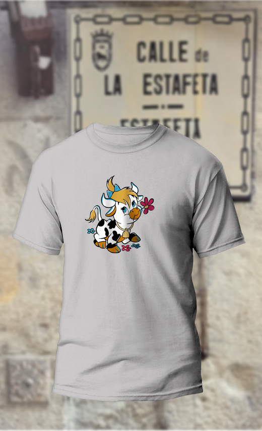 Camiseta con una vaquita con una flor en la boca
