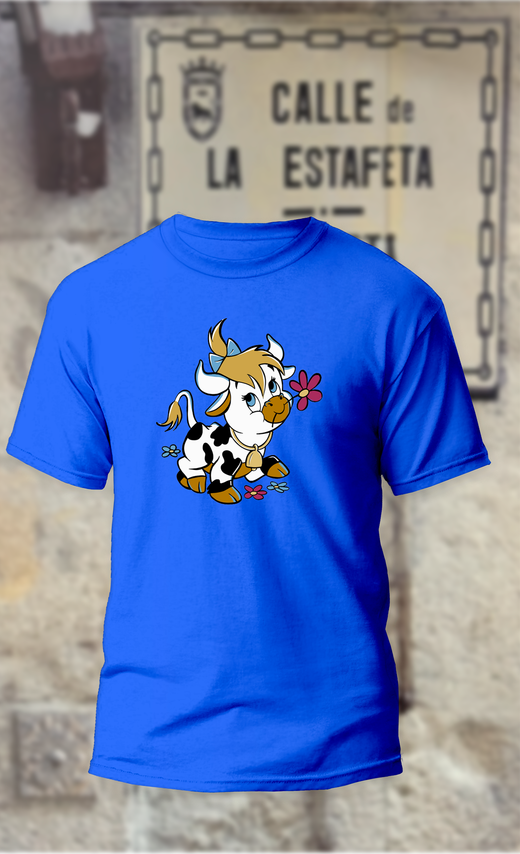 Camiseta con una vaquita con una flor en la boca