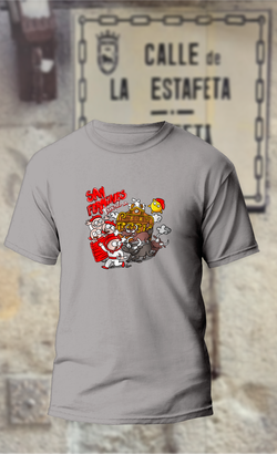 Camiseta encierro de San Fermín frente al Ayuntamiento, con sol y boina roja