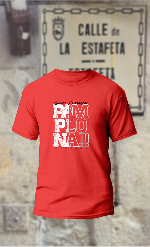 Camiseta texto rojo con Pamplona en vertical