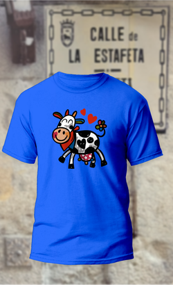 Camiseta vaquita amorosa con pañuelico y corazones encima