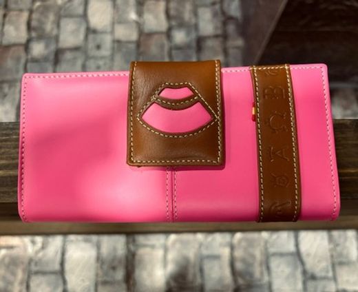 Cartera rosa y marrón