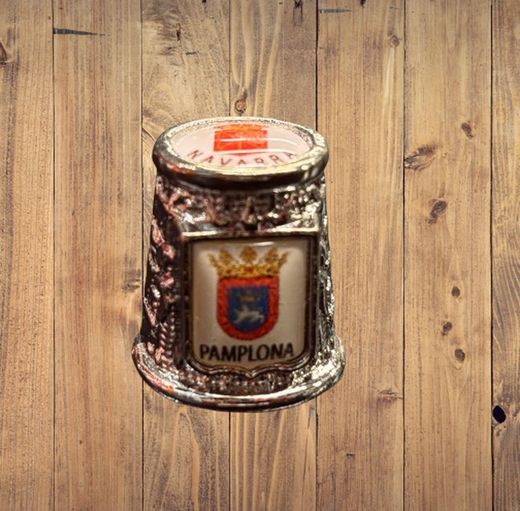 Dedal escudos Pamplona y Navarra plateado