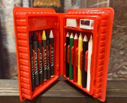 Estuche con pinturas 1