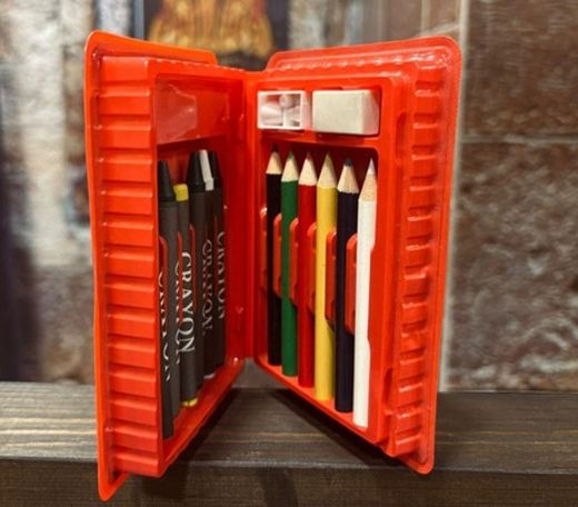 Estuches con pinturas 2