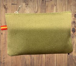 Monedero verde de tela grabado toro en piel