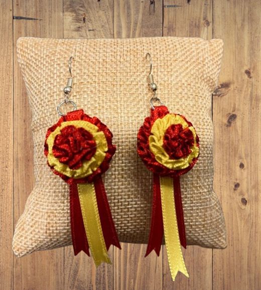 Pendientes divisa roja