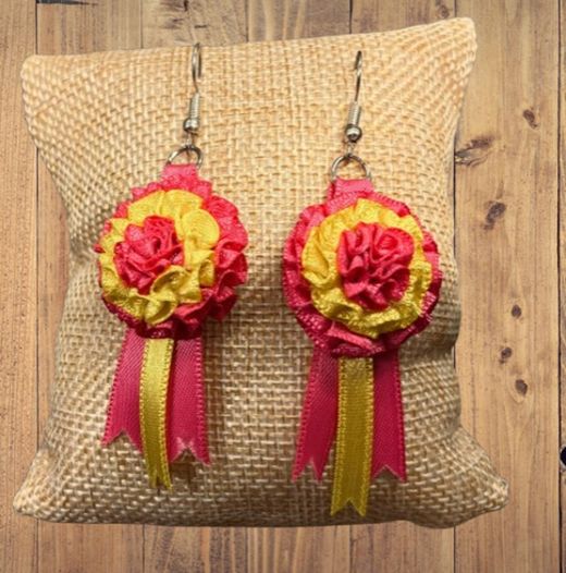 Pendientes divisa rosa