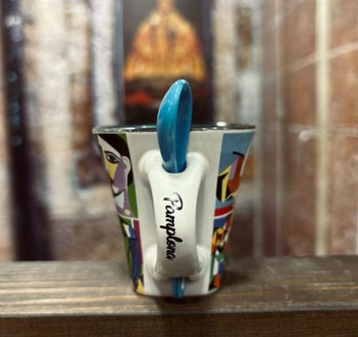 Taza con Cuchara figura geometrica
