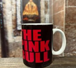 Taza el encierrico base negra y rosado