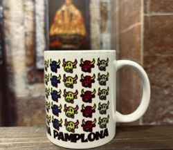 Taza el encierrico cabezas toros de colores