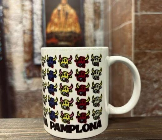 Taza el encierrico cabezas toros de colores