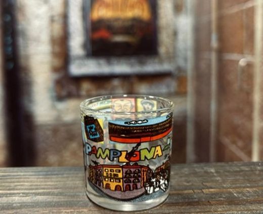 Vaso de Txupito ilustraciones Pamplona